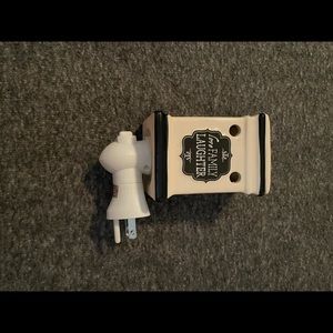 Scentsy wall plug in